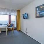 Haus-Sylter-Welle-9-92-Ob
